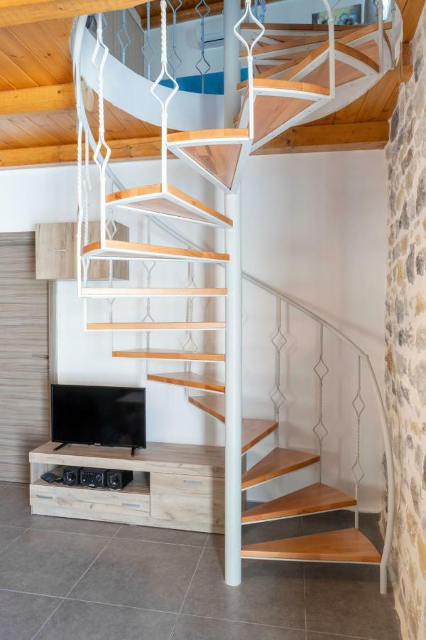 Marilena Natural Stone House, By Hellocrete Pigi  Ngoại thất bức ảnh